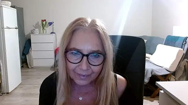 sofia xkiss online show from March 2025 06:11:01 PM