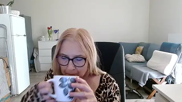 sofia xkiss online show from March 2025 10:51:01 AM