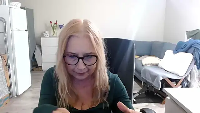 sofia xkiss online show from March 2025 07:46:02 AM