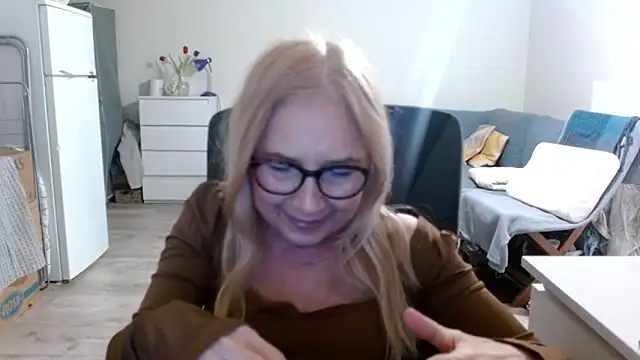 sofia xkiss online show from March 2025 02:44:01 PM