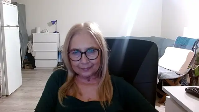 sofia xkiss online show from March 2025 05:48:02 PM