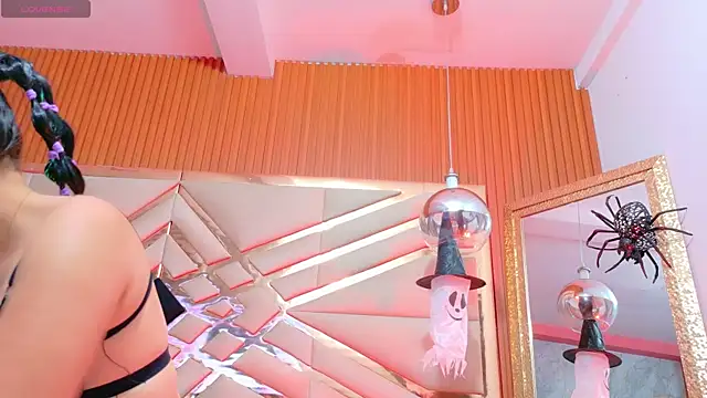 Snapshot of Sluttyandmature chatting on October 2025 01:07:01 PM Sluttyandmature online show from October 2025 01:07:01 PM