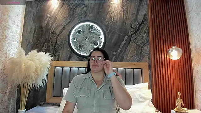 Snapshot of BellaPeers_ chatting on July 2026 10:40:02 AM BellaPeers online show from July 2026 10:40:02 AM