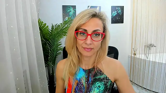 MuseOfStage online show from February 2025 05:39:02 PM