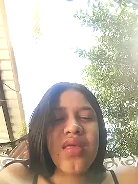 Snapshot of Little_Pau_Dirty chatting on January 2025 03:23:01 PM Little Pau Dirty online show from January 2025 03:23:01 PM