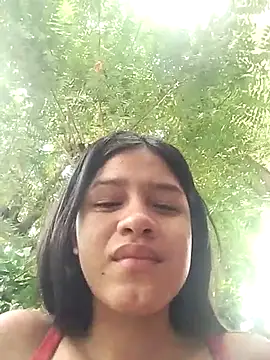 Snapshot of Little_Pau_Dirty chatting on January 2025 02:50:01 PM Little Pau Dirty online show from January 2025 02:50:01 PM