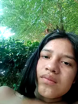 Snapshot of Little_Pau_Dirty chatting on January 2025 05:59:01 PM Little Pau Dirty online show from January 2025 05:59:01 PM