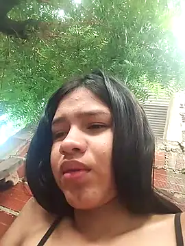 Snapshot of Little_Pau_Dirty chatting on January 2025 03:22:01 PM Little Pau Dirty online show from January 2025 03:22:01 PM