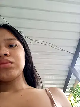 Snapshot of Little_Pau_Dirty chatting on January 2025 12:11:02 PM Little Pau Dirty online show from January 2025 12:11:02 PM