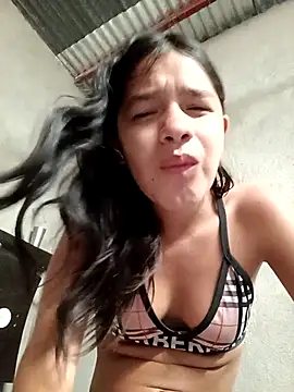 Snapshot of Little_Pau_Dirty chatting on November 2025 02:41:01 PM Little Pau Dirty online show from November 2025 02:41:01 PM