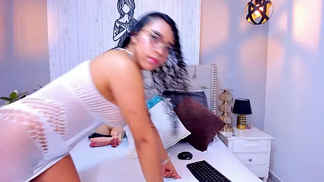 natasha cortez online show from February 2026 12:23:01 PM