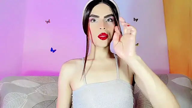 TatiGil online show from April 2026 02:05:01 AM