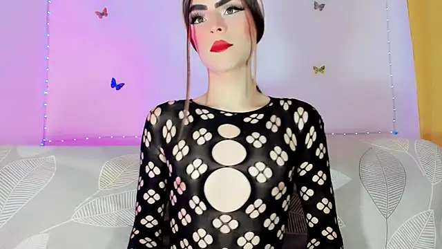 TatiGil online show from May 2026 06:20:01 PM