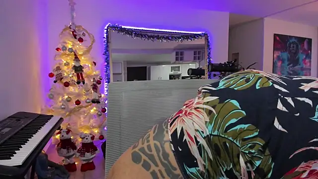 aaroncolombia online show from December 2024 11:27:01 AM