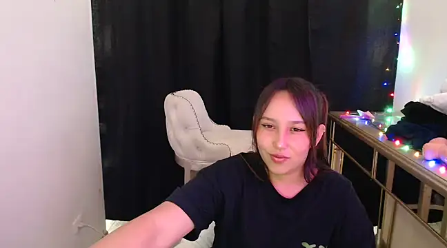 Skarlet Adams28 online show from January 2025 08:07:02 PM