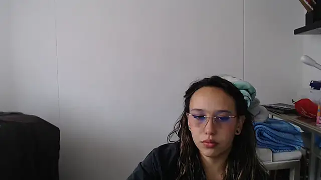 Skarlet Adams28 online show from February 2025 06:58:01 PM