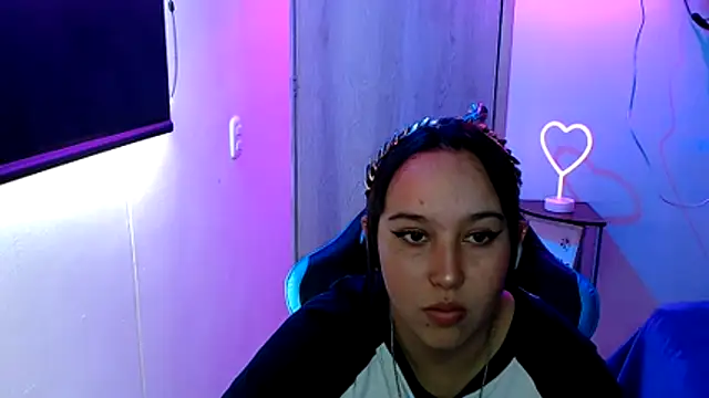 Skarlet Adams28 online show from April 2026 08:36:02 PM