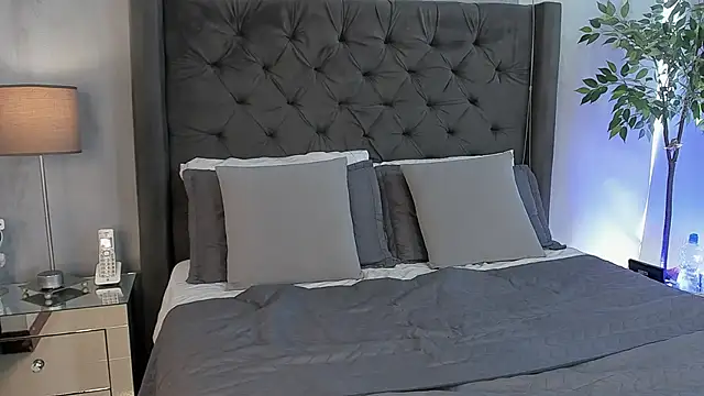 Snapshot of AntonellandJohan chatting on January 2025 04:15:01 PM AntonellandJohan online show from January 2025 04:15:01 PM