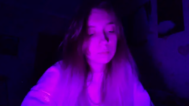 qwolll online show from March 2025 04:35:02 PM