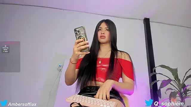 Snapshot of Queensophie_m chatting on November 2025 03:53:02 AM Queensophie m online show from November 2025 03:53:02 AM