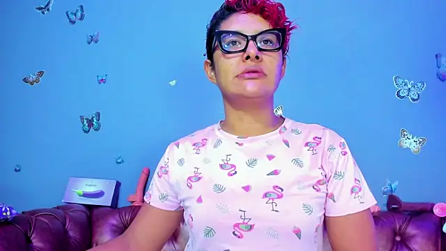 Kaira mosse online show from May 2026 12:01:01 PM