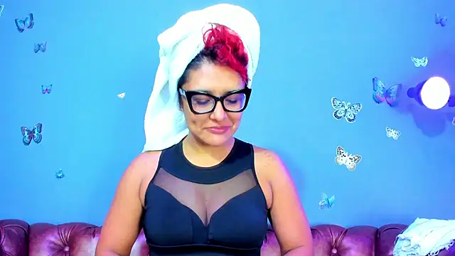 Kaira mosse online show from May 2026 12:00:01 PM