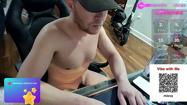 Snapshot of aaron_s_x chatting on February 2025 12:30:01 AM aaron s x online show from February 2025 12:30:01 AM