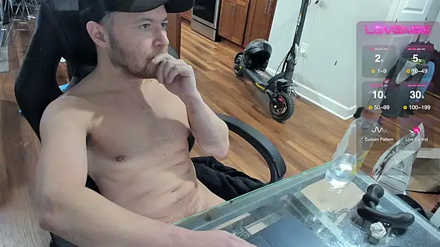 Snapshot of aaron_s_x chatting on February 2025 01:46:02 AM aaron s x online show from February 2025 01:46:02 AM