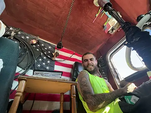 Snapshot of XMeF10 chatting on September 2025 08:00:02 PM XMeF10 online show from September 2025 08:00:02 PM