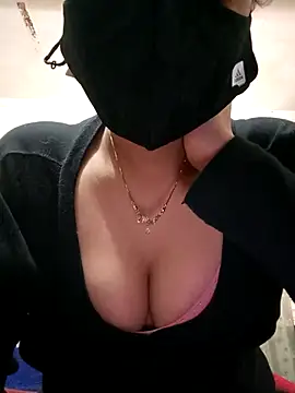 Snapshot of Avantika19 chatting on February 2025 07:12:02 AM Avantika19 online show from February 2025 07:12:02 AM