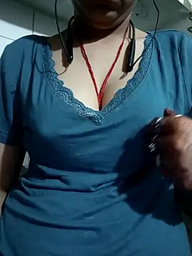 Snapshot of Avantika19 chatting on April 2026 04:40:01 PM Avantika19 online show from April 2026 04:40:01 PM