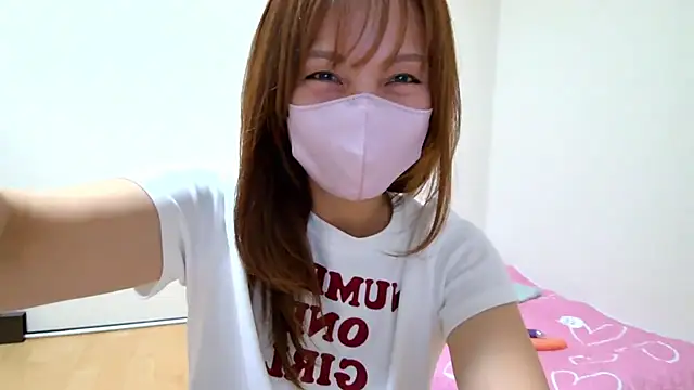 Snapshot of caro-caro chatting on May 2026 04:03:01 PM caro-caro online show from May 2026 04:03:01 PM