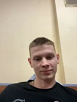 Snapshot of fameboyboo chatting on January 2025 07:02:02 PM fameboyboo online show from January 2025 07:02:02 PM