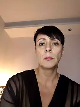 YOURHESZTIA online show from December 2024 05:15:02 PM