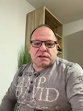 coupleLatinaLovers online show from December 2024 05:39:02 AM