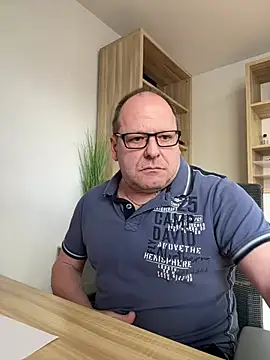 coupleLatinaLovers online show from March 2025 11:08:01 AM