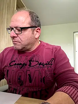 coupleLatinaLovers online show from October 2025 11:36:01 AM