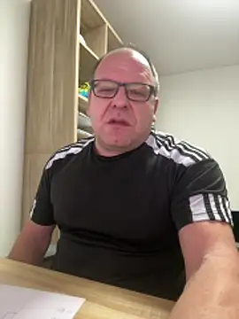 coupleLatinaLovers online show from January 2026 06:38:01 AM