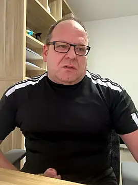 coupleLatinaLovers online show from January 2026 08:31:02 AM