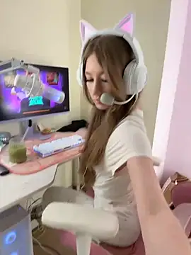 Snapshot of your_girl_next_door chatting on October 2025 01:58:01 PM your girl next door online show from October 2025 01:58:01 PM