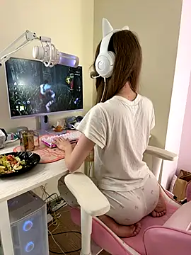 Snapshot of your_girl_next_door chatting on October 2025 01:45:01 PM your girl next door online show from October 2025 01:45:01 PM