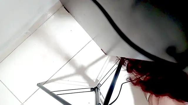 Snapshot of PetiteIvoryQueen19 chatting on September 2025 06:26:01 AM PetiteIvoryQueen19 online show from September 2025 06:26:01 AM