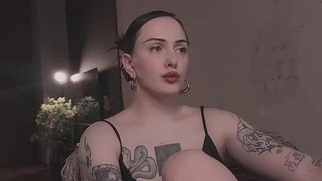 vinylstore online show from December 2024 05:44:01 PM