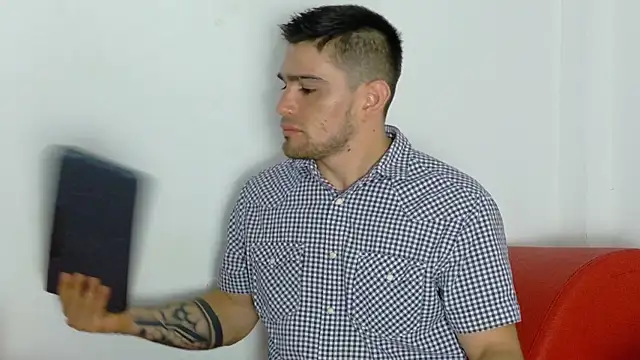 Sexy Alejandro  online show from January 2026 01:49:01 PM