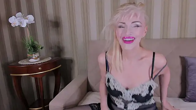 Snapshot of Rita_Farel chatting on March 2026 10:14:01 PM Rita Farel online show from March 2026 10:14:01 PM