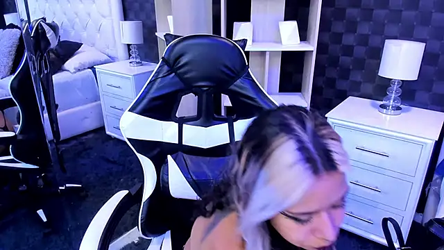 Snapshot of rave_connor chatting on December 2024 06:49:01 PM rave connor online show from December 2024 06:49:01 PM