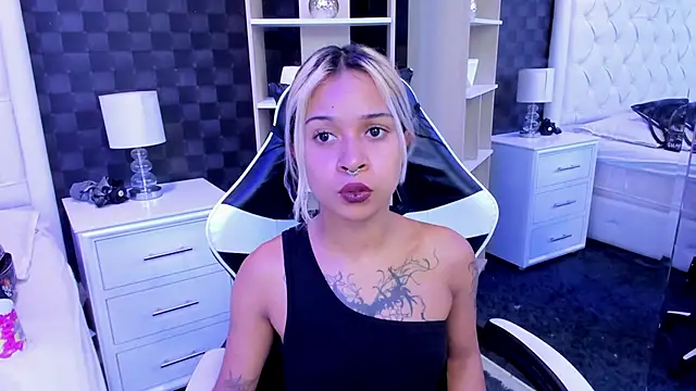 Snapshot of rave_connor chatting on January 2025 07:12:01 PM rave connor online show from January 2025 07:12:01 PM