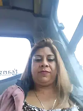 Laura-Hernandez online show from March 2025 03:02:01 PM