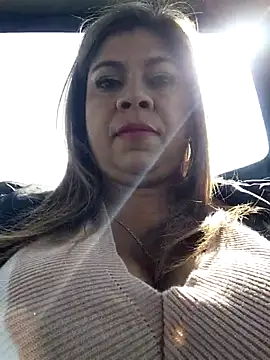 Laura-Hernandez online show from December 2025 02:22:01 PM