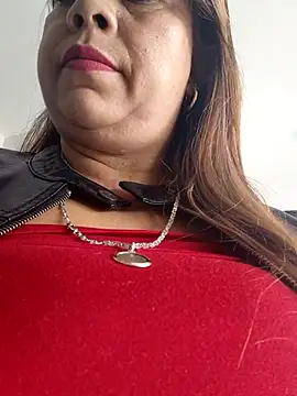 Laura-Hernandez online show from April 2026 02:30:01 PM